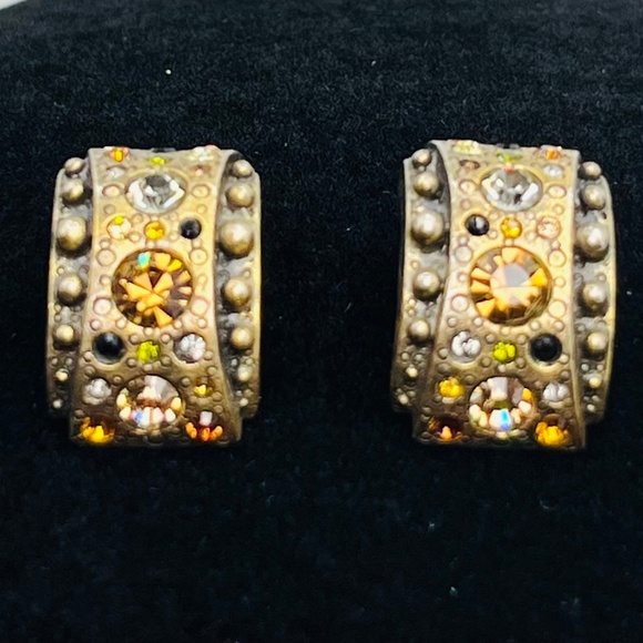 Vintage PATRICIA LOCKE , Jeweled Cuff Style, Clip Earrings. - Picture 6 of 9